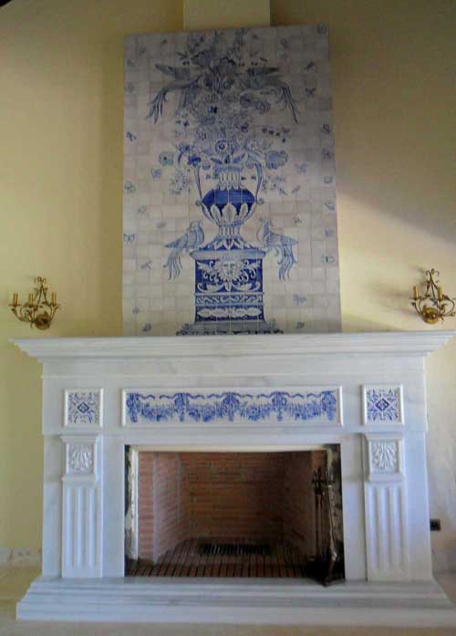 Chimenea con motivos florales. decoración artÃstica para ...